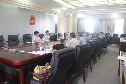 政府領(lǐng)導(dǎo)、企業(yè)代表參加了崇禮新城投資合作協(xié)議討論會(huì)(圖1)